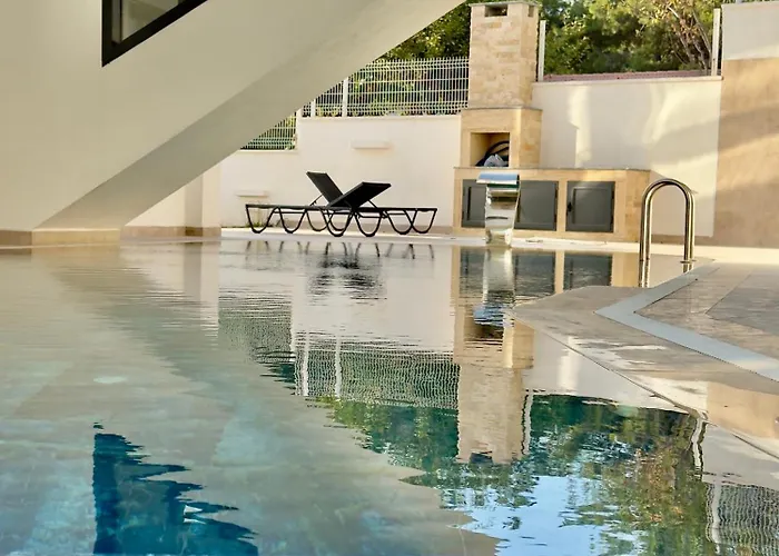 Luxury With Private Pool *